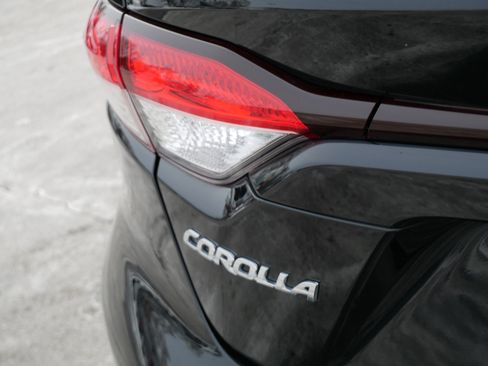 Certified 2025 Toyota Corolla LE image 17
