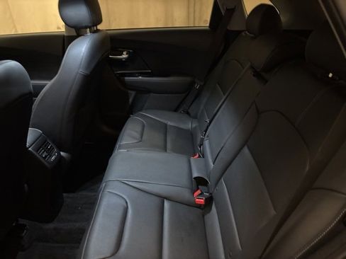 Certified 2022 Kia Niro EX Premium image 23