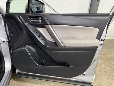 Used 2017 Subaru Forester 2.5i Limited image 29