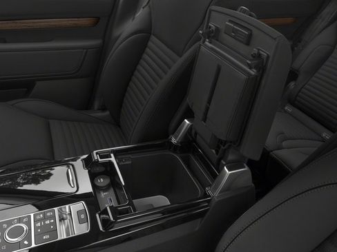 Used 2018 Land Rover Discovery HSE image 15