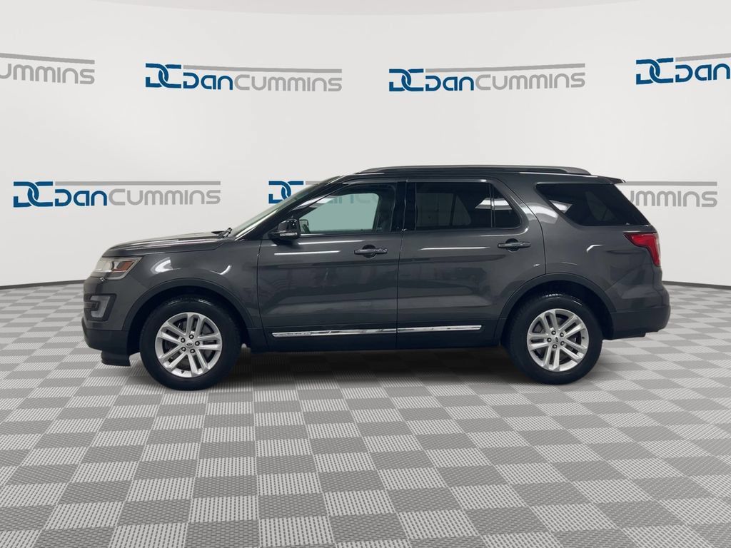 Used 2017 Ford Explorer XLT FWD image 5