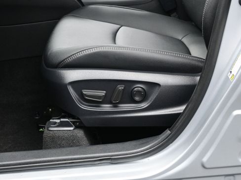 Used 2026 Toyota Corolla Cross XLE w/ Convenience Package image 10