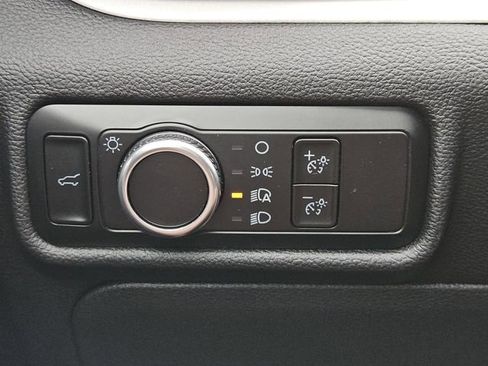 Used 2024 Ford Explorer XLT RWD image 21