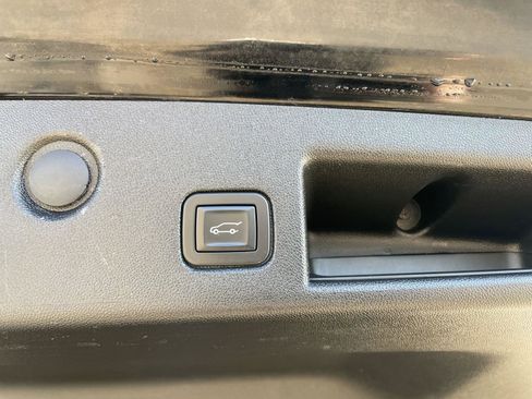 Used 2019 Chevrolet Equinox LT image 39