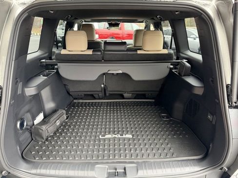 Used 2025 Lexus GX 550 image 4