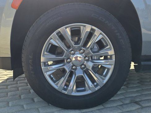 Used 2024 GMC Yukon Denali image 9