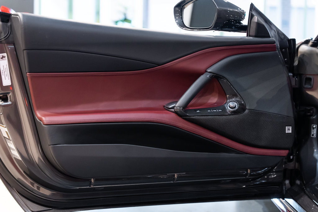Certified 2023 Ferrari 812 GTS RWD image 25