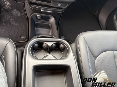 New 2026 Chrysler Pacifica Select image 19