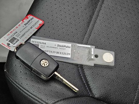 Used 2013 Volkswagen Passat 2.5 SE image 30