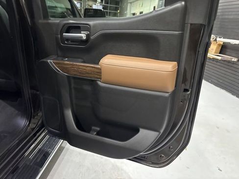 Used 2019 Chevrolet Silverado 1500 High Country w/ Z71 Off-Road Package AWD/4WD image 33