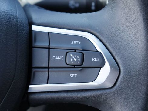 Used 2024 Jeep Compass Latitude AWD/4WD image 8