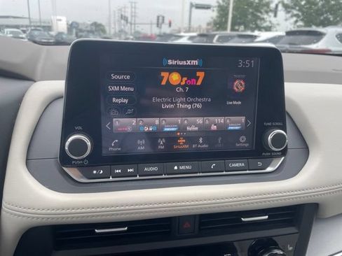 Used 2023 Nissan Rogue SV w/ SV Premium B Package AWD/4WD image 13