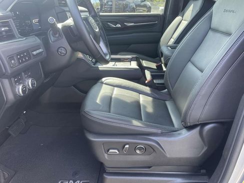 Used 2024 GMC Yukon Denali image 15
