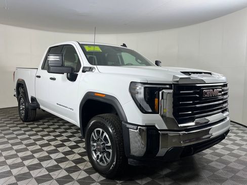 Used 2024 GMC Sierra 2500 Pro image 3