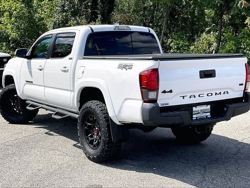 Used 2022 Toyota Tacoma SR5 AWD/4WD image 11