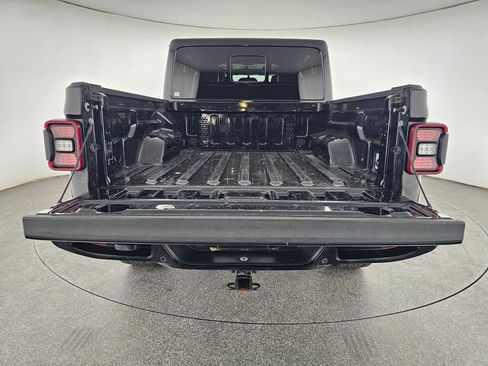 Used 2023 Jeep Gladiator Overland AWD/4WD image 14