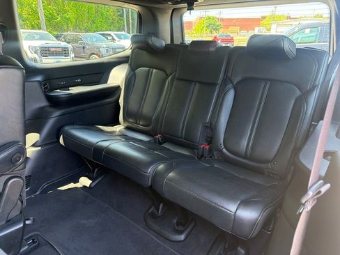 Used 2024 Jeep Wagoneer Series III AWD/4WD image 26