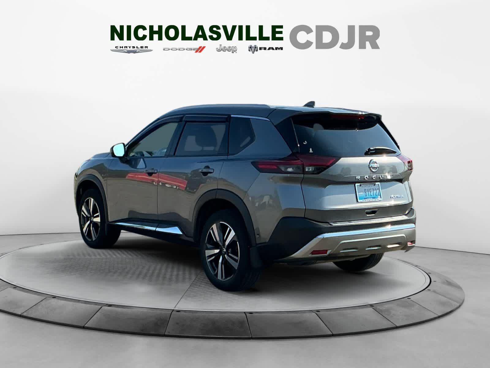 Used 2021 Nissan Rogue Platinum FWD image 3