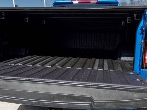 Used 2023 GMC Sierra 1500 Elevation image 32