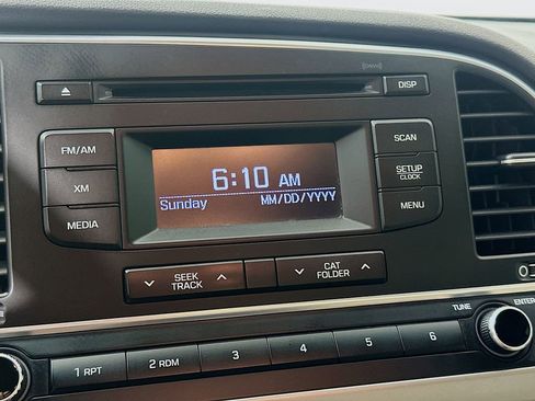 Used 2017 Hyundai Elantra SE image 13