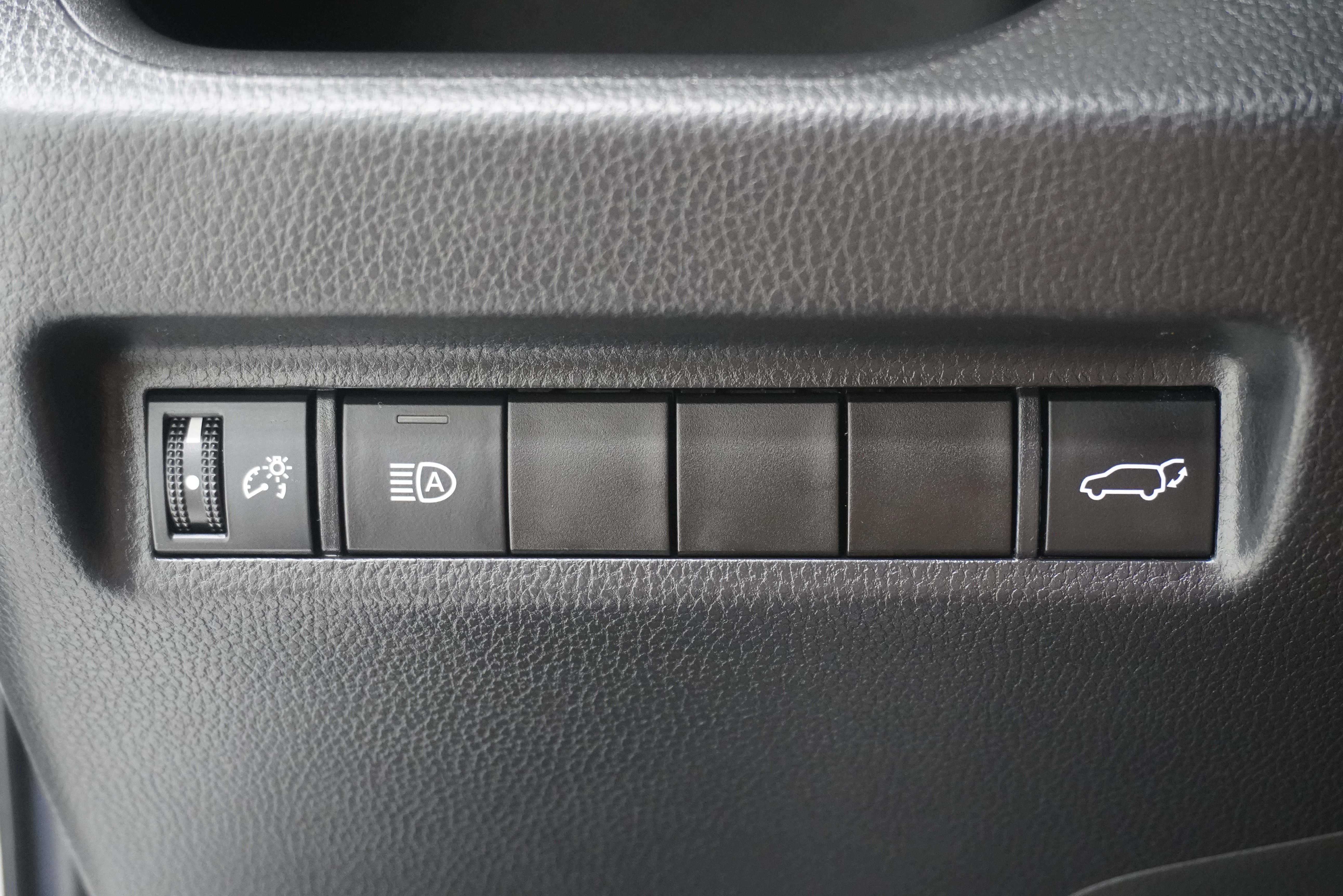 Used 2021 Toyota RAV4 XLE Premium FWD image 24