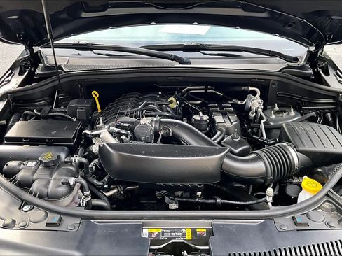 Used 2025 Dodge Durango GT AWD/4WD image 32