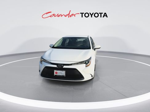 Certified 2025 Toyota Corolla LE FWD image 3