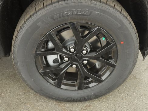 New 2026 Jeep Grand Cherokee Altitude image 5