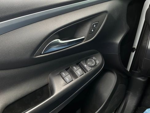 Used 2025 Buick Envista Preferred FWD image 19