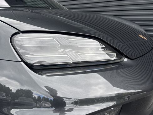 New 2025 Porsche Macan 4 Electric AWD/4WD image 44