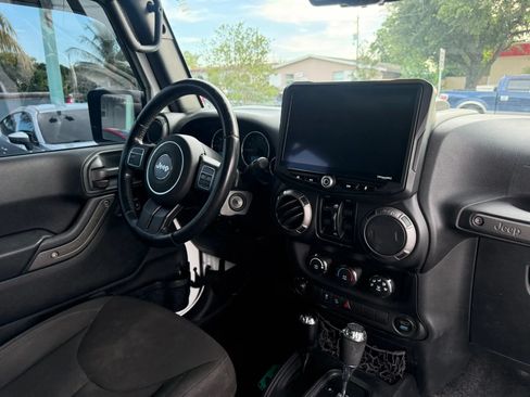 Used 2017 Jeep Wrangler Unlimited Sport w/ Quick Order Package 24S AWD/4WD image 20