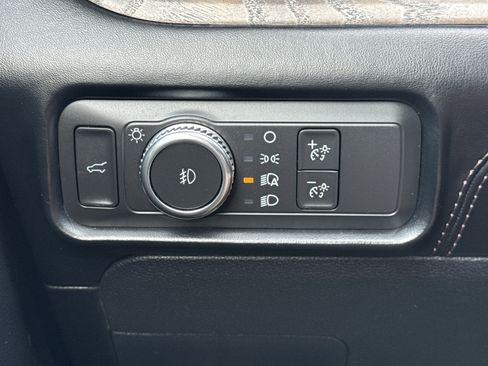 Used 2021 Ford Explorer Platinum w/ Equipment Group 601A AWD/4WD image 23