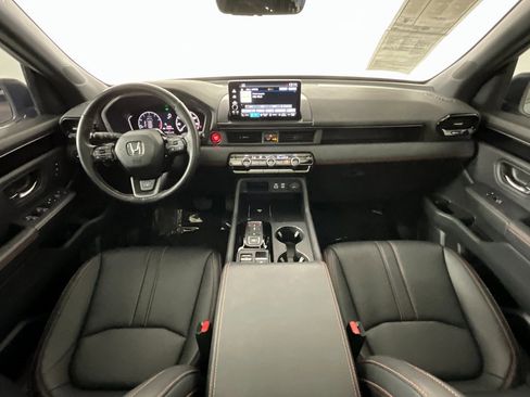 Used 2023 Honda Pilot TrailSport image 10