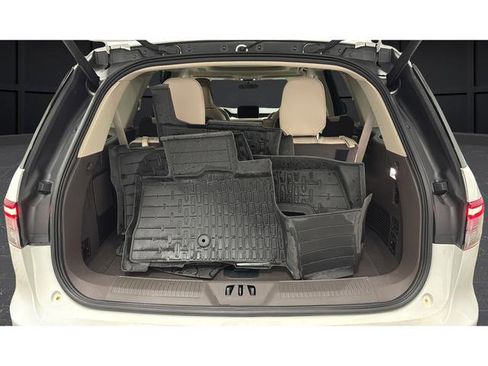 Used 2023 Lincoln Aviator Grand Touring w/ Equipment Group 301A AWD/4WD image 27