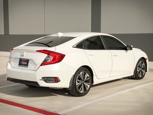 Used 2018 Honda Civic EX-T image 7