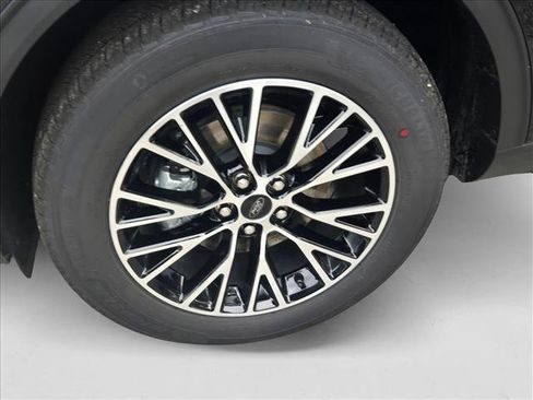 New 2025 Ford Escape SE image 10