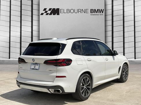 New 2026 BMW X5 xDrive50e w/ M Sport Package image 4