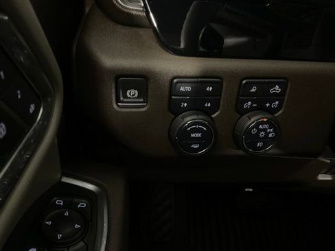 Used 2025 Chevrolet Silverado 2500 LTZ w/ LTZ Convenience Package image 26