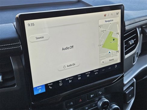 Used 2024 Ford Expedition XLT image 16