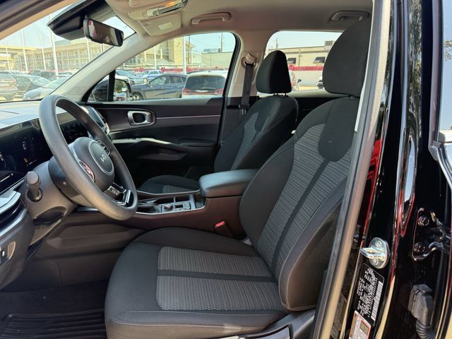Used 2025 Kia Sorento LX FWD image 25