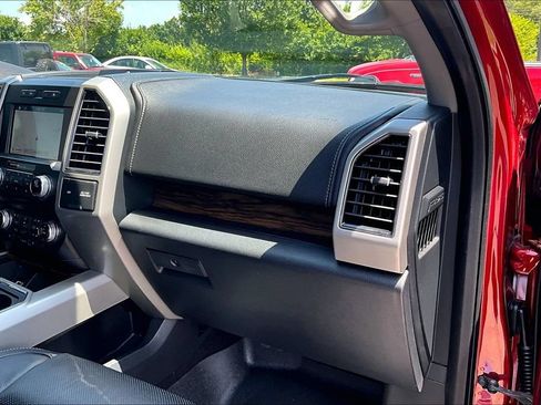 Used 2018 Ford F150 Lariat w/ Equipment Group 502A Luxury AWD/4WD image 13