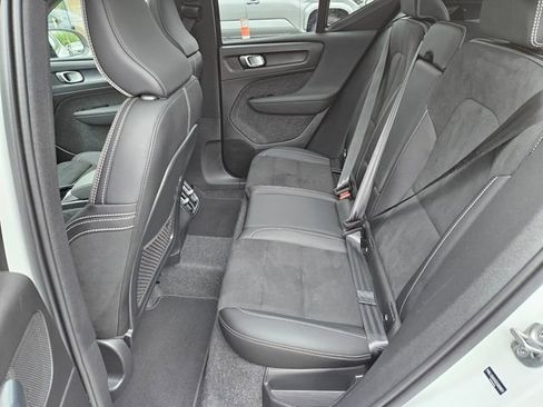 Used 2025 Volvo XC40 B5 Plus AWD/4WD image 13