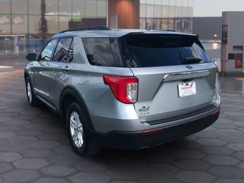 Used 2022 Ford Explorer XLT image 8