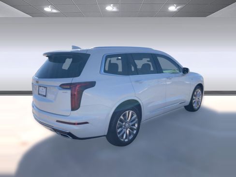 Used 2021 Cadillac XT6 Premium Luxury image 8