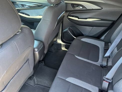 Used 2025 Chevrolet TrailBlazer LT AWD/4WD image 12