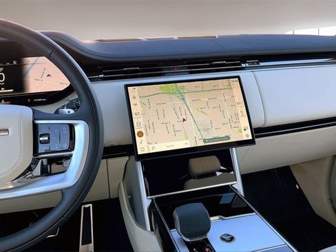 New 2025 Land Rover Range Rover SE image 6