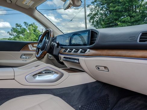 Used 2020 Mercedes-Benz GLS 450 4MATIC image 34