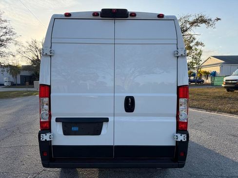 Used 2024 RAM ProMaster 2500 w/ Convenience Group image 5