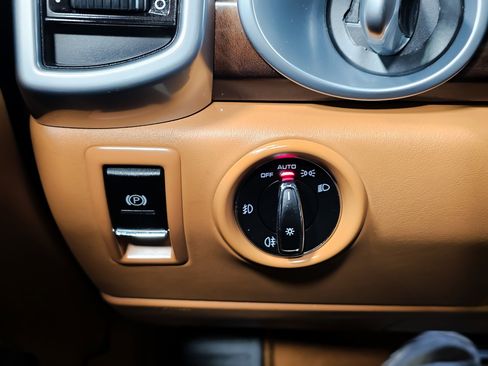 Used 2016 Porsche Cayenne GTS image 29