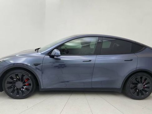 Used 2022 Tesla Model Y Performance image 3